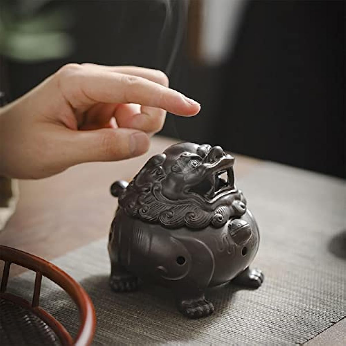 Pixiu Incense Burner for sage/Cones/Coil Incense, Handicraft Ceramic backflow Incense Burner, Aromatherapy Ornament Cool Home bedroome Decor , Gifts for Meditation Accessories & Yoga