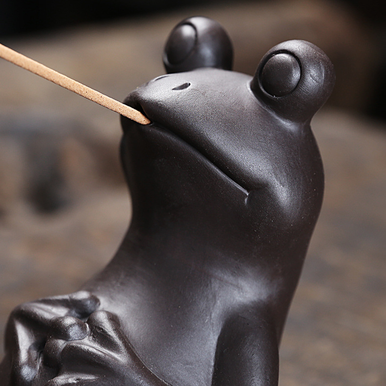 Cute Frog Incense Holder with Incense Sticks,Handmade Ceramic Incense Burner Cone, Modern Aromatherapy Ornament, Cool Home Decor Accessories, for Stress & Anxiety Relief, Yoga, Meditation