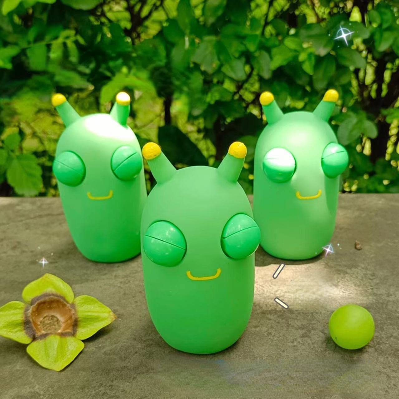 Squishy Squeeze Toy, Funny Grass Worm Pinch Toy, Green Eye Bouncing Worm Squeeze Toy, Novelty Fun Squeeze Stress Relief Toys for Adults Kids Gift Cool Gadgets